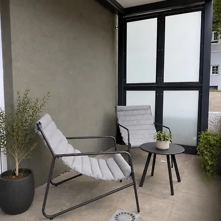 Modernes Mit Balkon & Parkplatz -